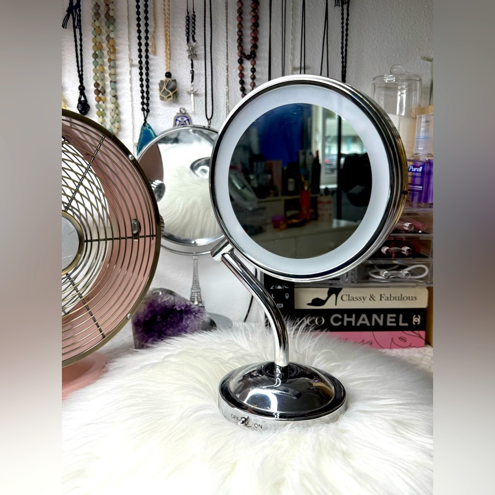 Magnifying Round Double-Sided Silver Make-Up Mirror